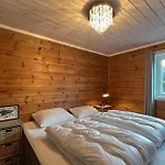 Ferienhaus 5 Bedroom Cozy In