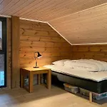 Ferienhaus 5 Bedroom Cozy In