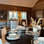 5 Bedroom Cozy In *