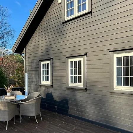 5 Bedroom Cozy In
