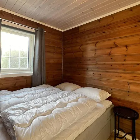 Vakantiehuis 5 Bedroom Cozy In *