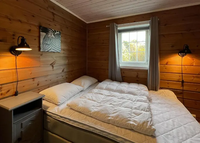 Сasa de vacaciones 5 Bedroom Cozy In *