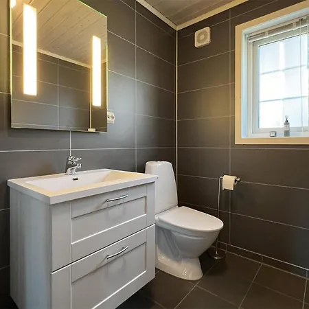 Holiday home 5 Bedroom Cozy In